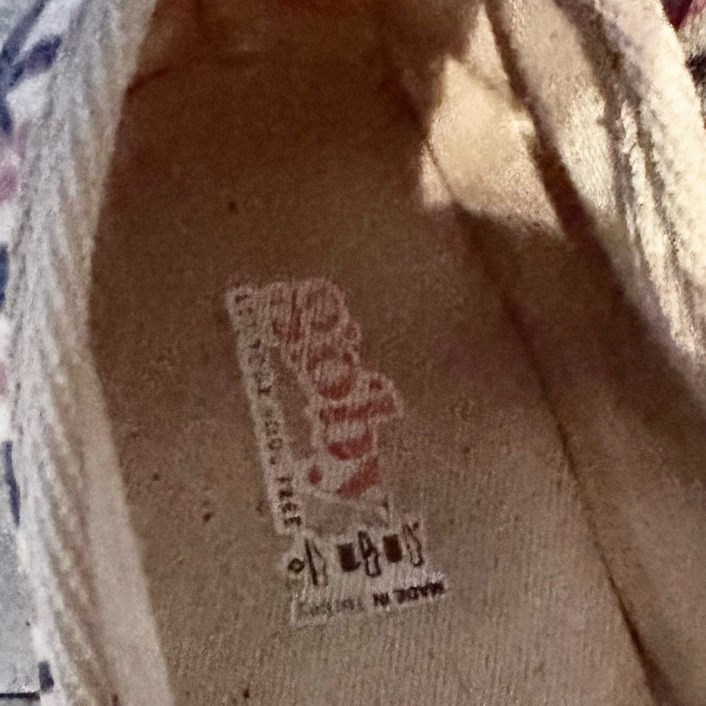 EUC Goby shoes size 37. Fits sz  6 1/2 Girl with glasses & cherries espadrilles - Picture 5 of 5